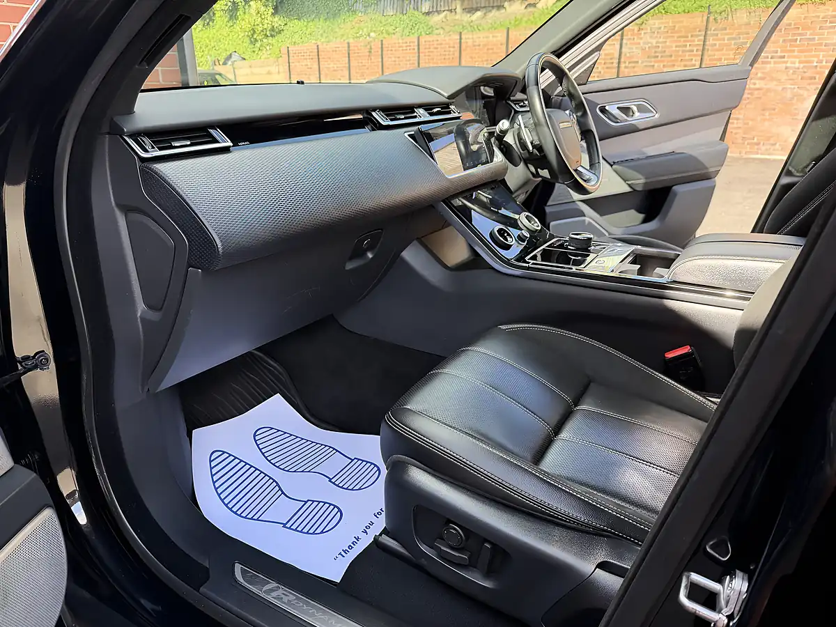 Used 2020 Land Rover Range Rover Velar R-Dynamic Se Black - Interior and Exterior details 16