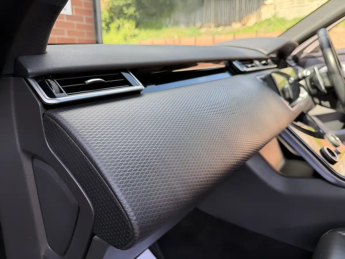 Used 2020 Land Rover Range Rover Velar R-Dynamic Se Black - Interior and Exterior details 17