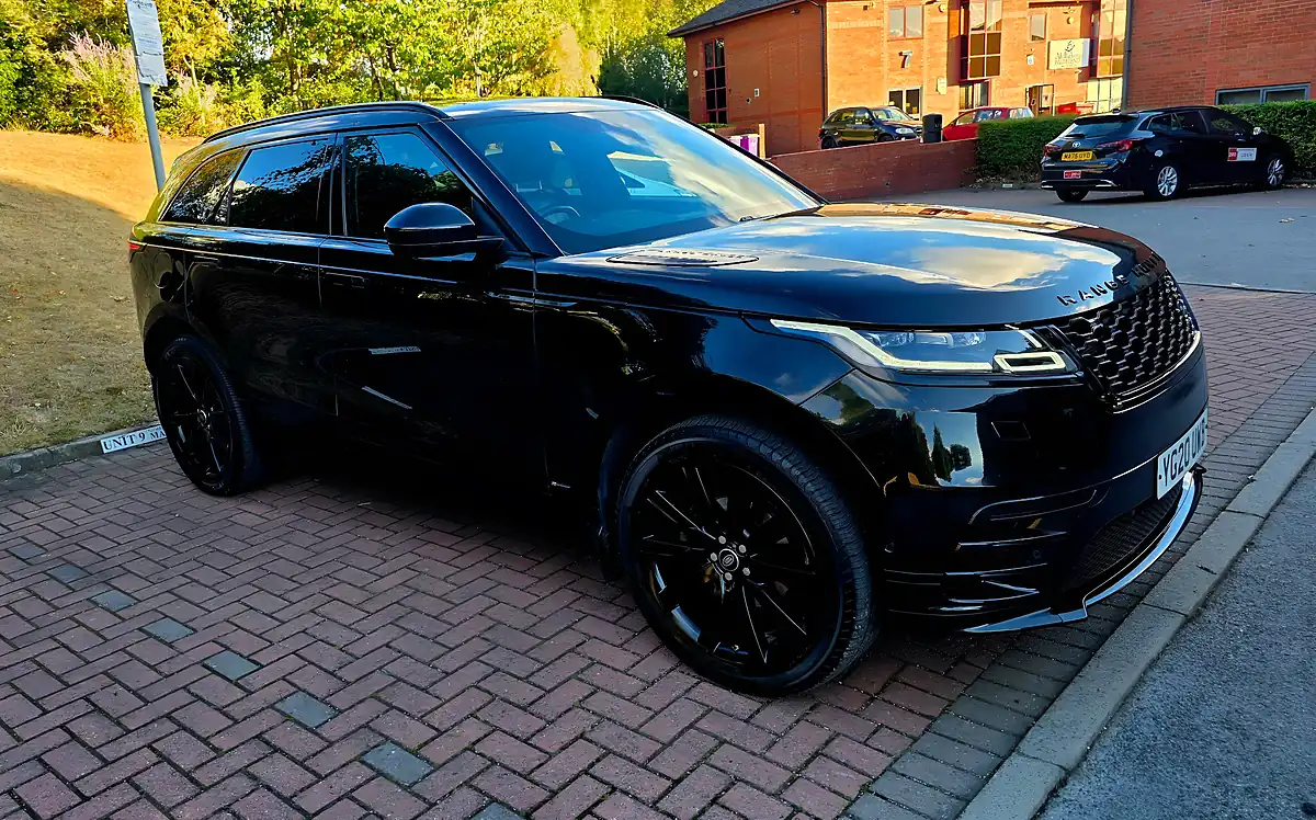 Used 2020 Land Rover Range Rover Velar R-Dynamic Se Black - Interior and Exterior details 3