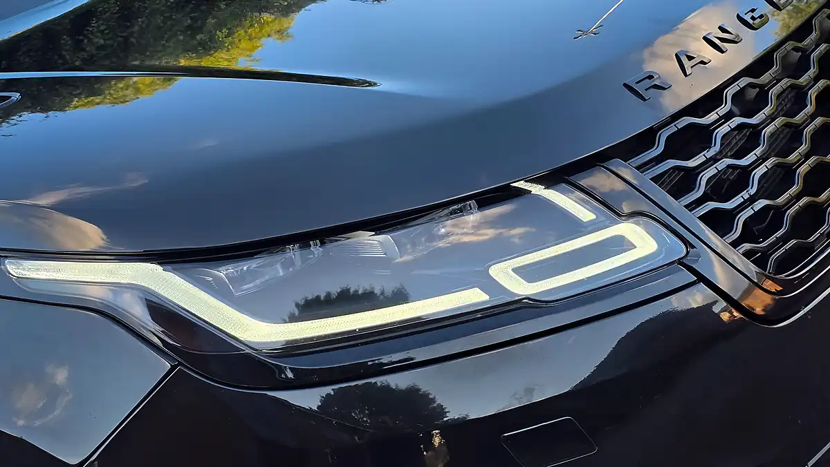 Used 2020 Land Rover Range Rover Velar R-Dynamic Se Black - Interior and Exterior details 7