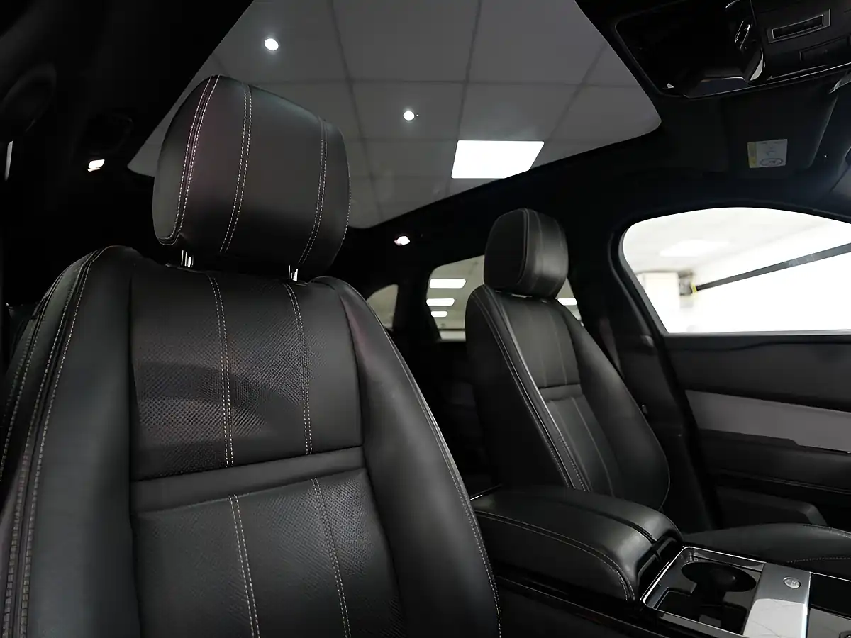 Used 2020 Land Rover Range Rover Velar R-Dynamic Se Black - Interior and Exterior details 4