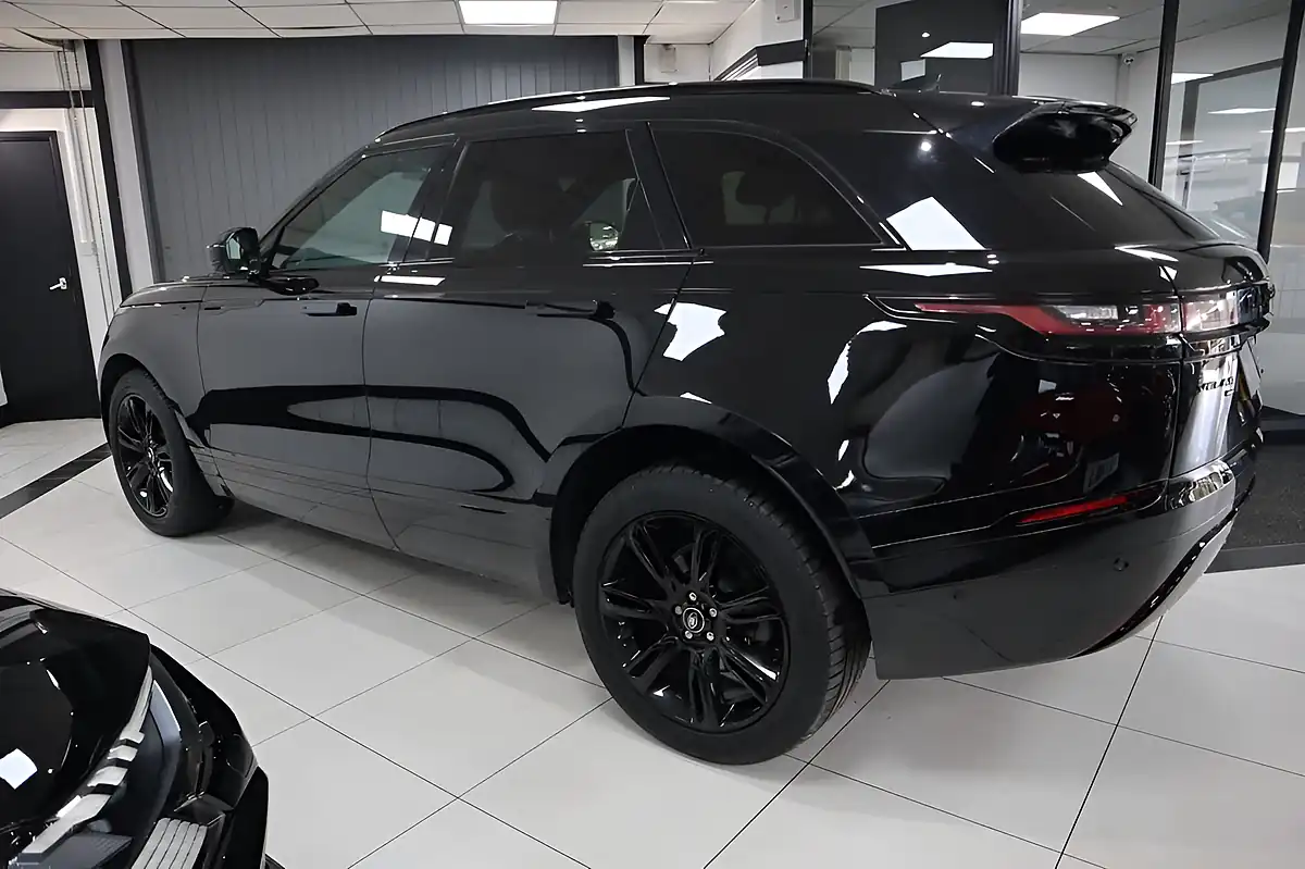Used 2020 Land Rover Range Rover Velar R-Dynamic Se Black - Interior and Exterior details 5