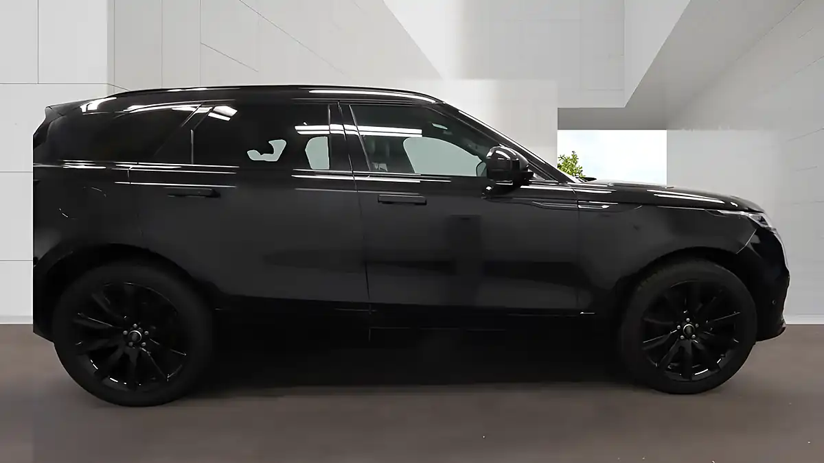 Used 2020 Land Rover Range Rover Velar R-Dynamic Se Black - Interior and Exterior details 5