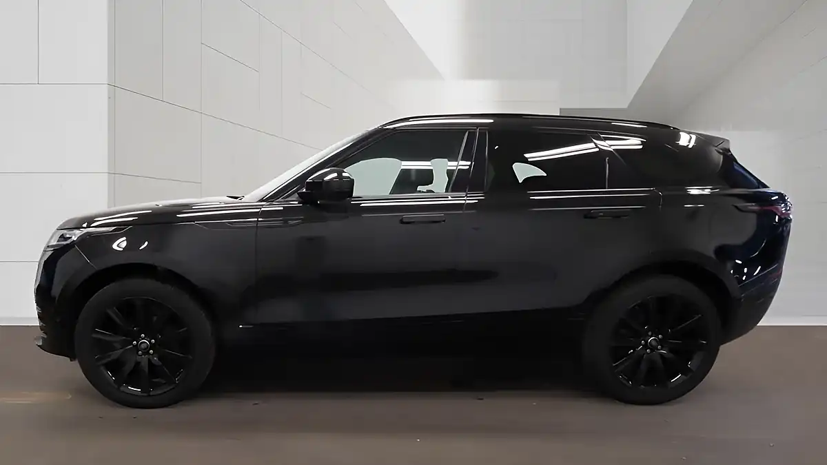 Used 2020 Land Rover Range Rover Velar R-Dynamic Se Black - Interior and Exterior details 6