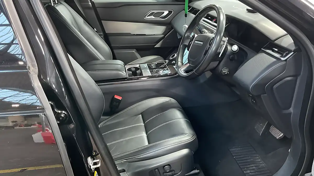 Used 2020 Land Rover Range Rover Velar R-Dynamic Se Black - Interior and Exterior details 7
