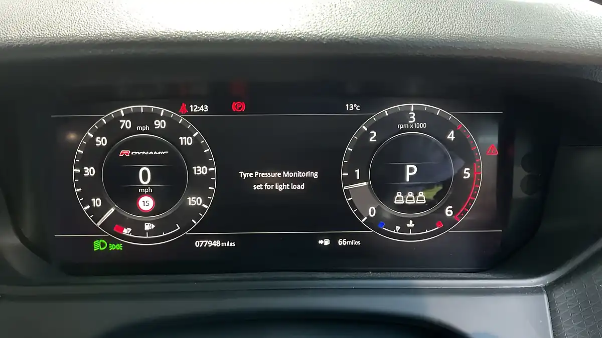 Used 2020 Land Rover Range Rover Velar R-Dynamic Se Black - Interior and Exterior details 9