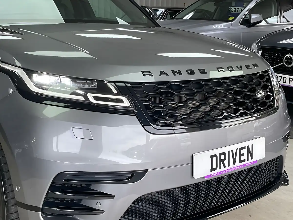 Used 2020 Land Rover Range Rover Velar R-Dynamic Se Grey - Interior and Exterior details 3