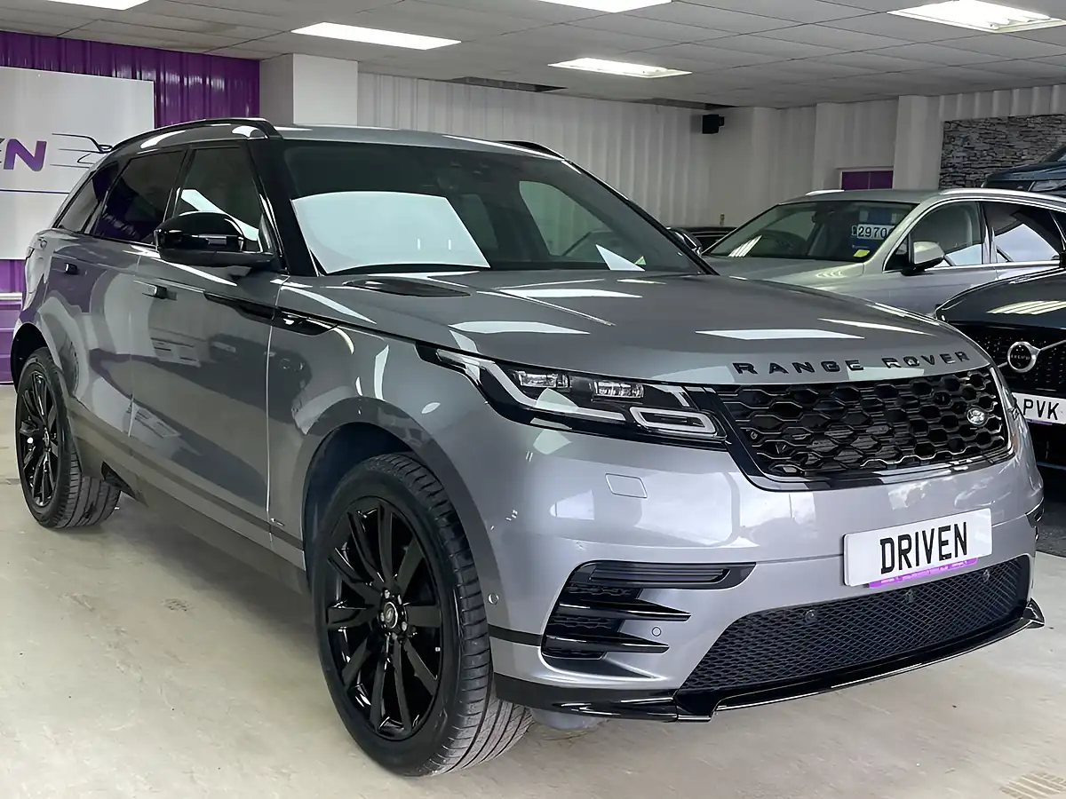Used 2020 Land Rover Range Rover Velar R-Dynamic Se Grey - Interior and Exterior details 5