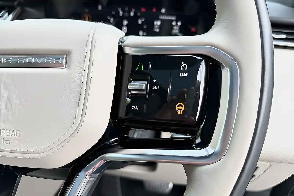 Used 2020 Land Rover Range Rover Velar R-Dynamic Se Grey - Interior and Exterior details 11