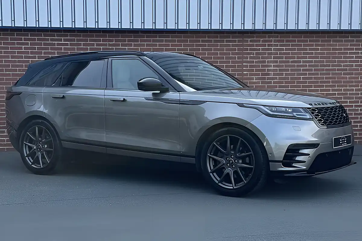 Used 2020 Land Rover Range Rover Velar R-Dynamic Se Grey - Interior and Exterior details 16