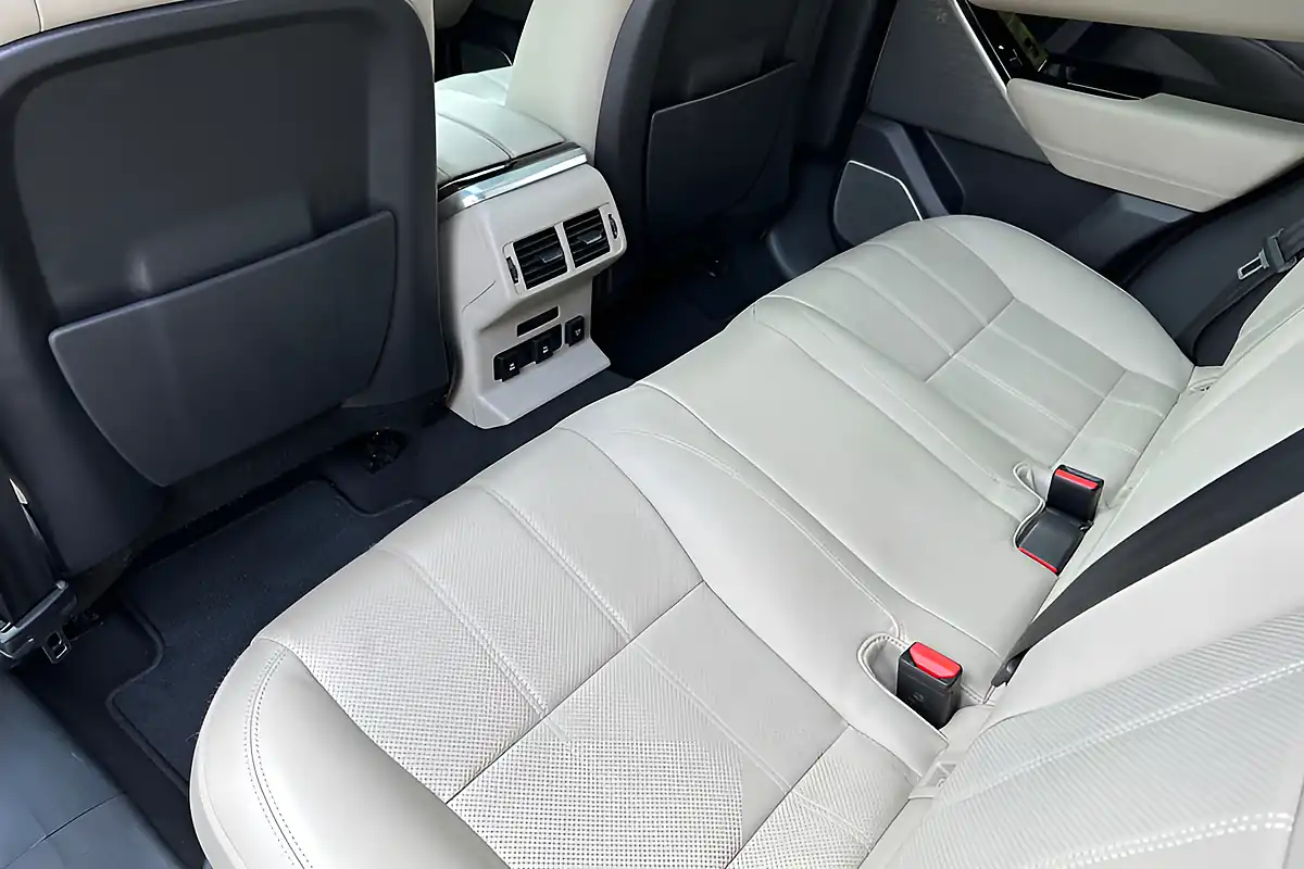 Used 2020 Land Rover Range Rover Velar R-Dynamic Se Grey - Interior and Exterior details 19