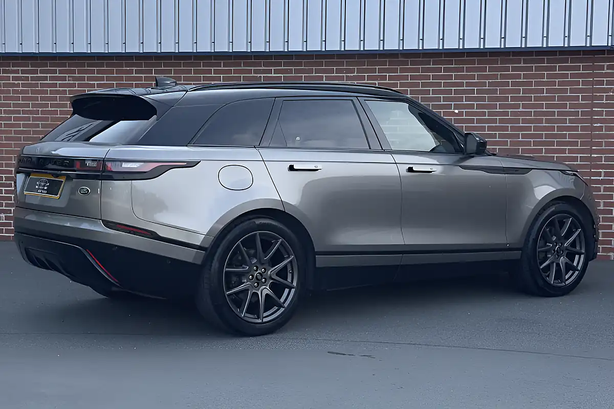 Used 2020 Land Rover Range Rover Velar R-Dynamic Se Grey - Interior and Exterior details 20