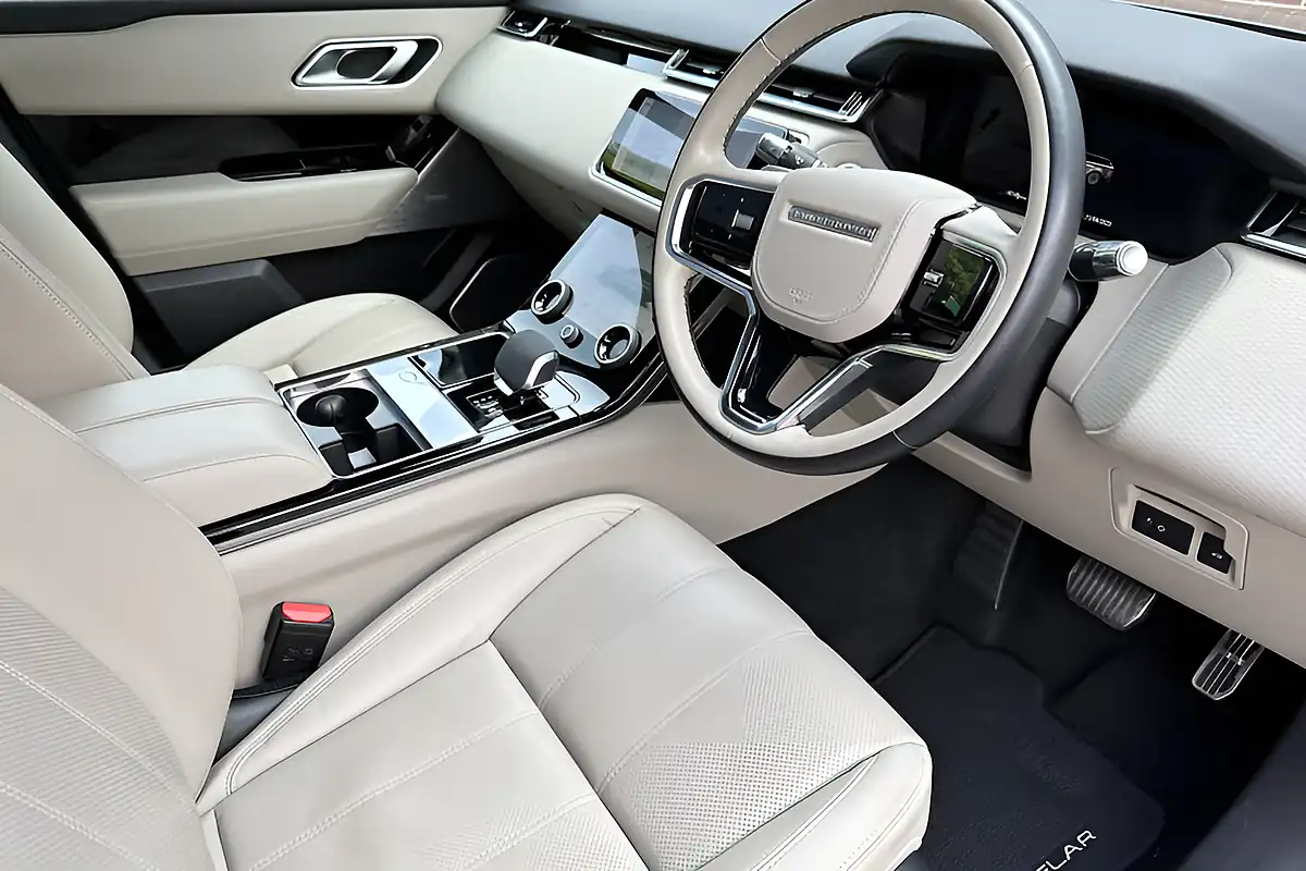 Used 2020 Land Rover Range Rover Velar R-Dynamic Se Grey - Interior and Exterior details 3