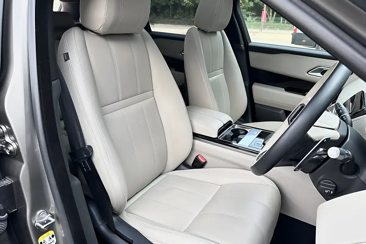 Used 2020 Land Rover Range Rover Velar R-Dynamic Se Grey - Interior and Exterior details 7