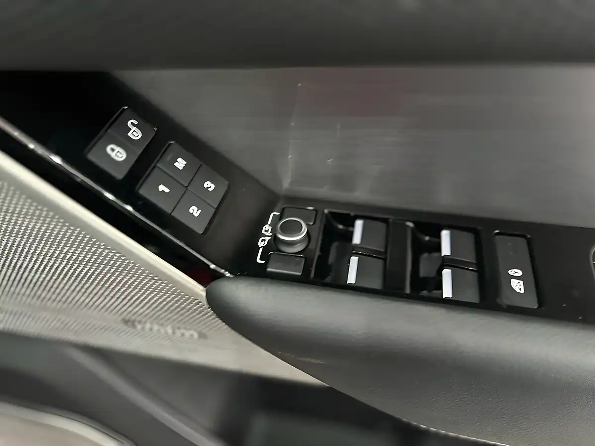 Used 2020 Land Rover Range Rover Velar R-Dynamic Se Red - Interior and Exterior details 14