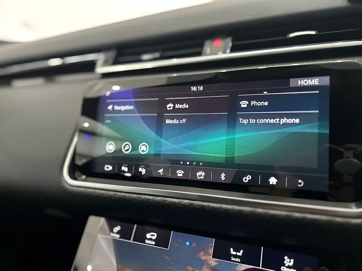 Used 2020 Land Rover Range Rover Velar R-Dynamic Se Red - Interior and Exterior details 17