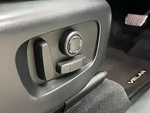 Used 2020 Land Rover Range Rover Velar R-Dynamic Se Silver - Interior and Exterior details 13
