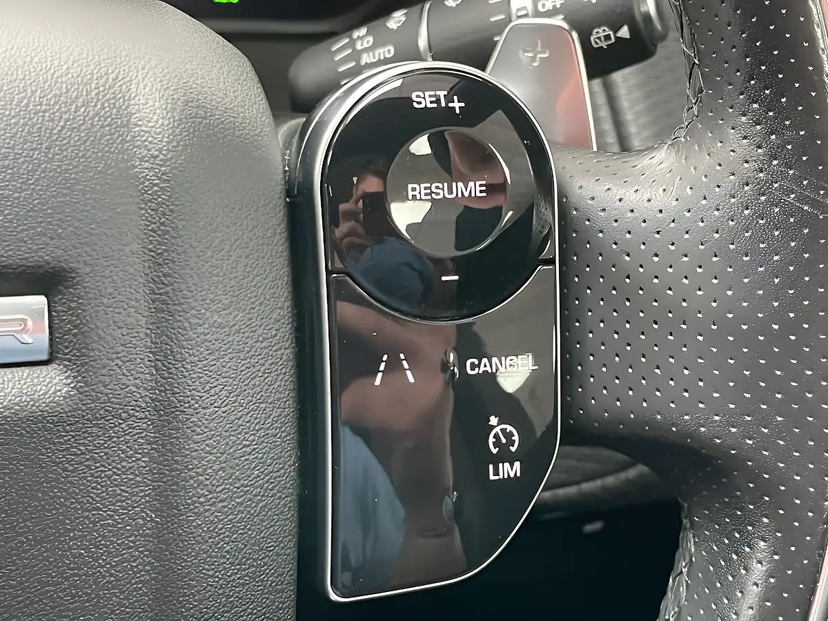 Used 2020 Land Rover Range Rover Velar R-Dynamic Se Silver - Interior and Exterior details 16
