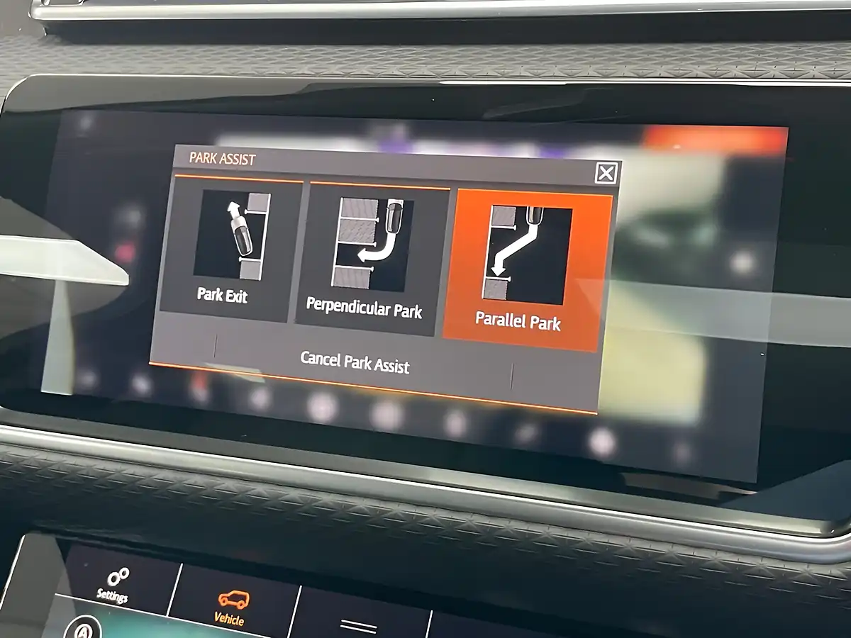 Used 2020 Land Rover Range Rover Velar R-Dynamic Se Silver - Interior and Exterior details 17