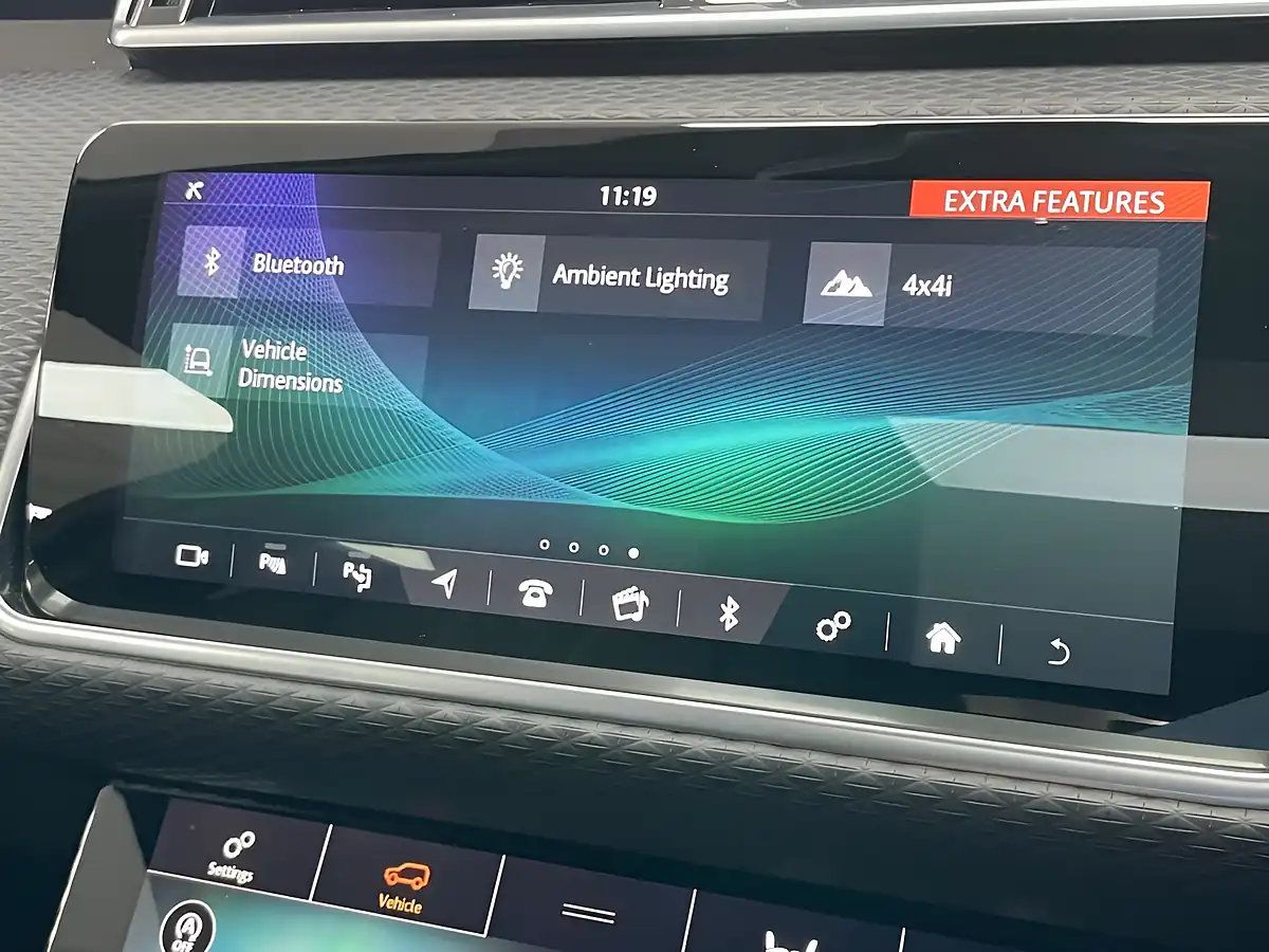 Used 2020 Land Rover Range Rover Velar R-Dynamic Se Silver - Interior and Exterior details 18