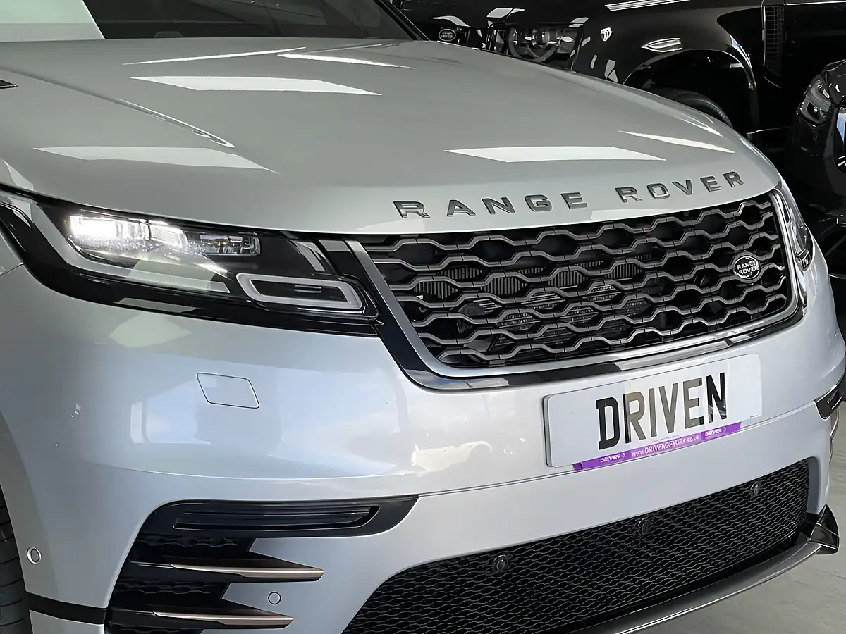 Used 2020 Land Rover Range Rover Velar R-Dynamic Se Silver - Interior and Exterior details 3
