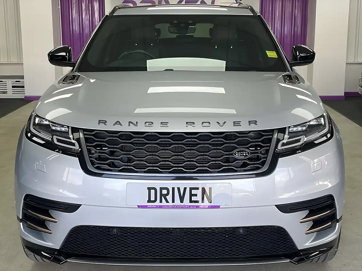 Used 2020 Land Rover Range Rover Velar R-Dynamic Se Silver - Interior and Exterior details 6