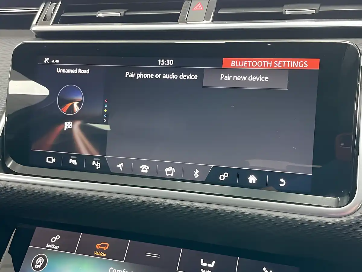 Used 2020 Land Rover Range Rover Velar R-Dynamic Se White - Interior and Exterior details 18