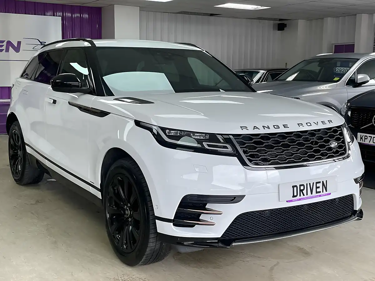 Used 2020 Land Rover Range Rover Velar R-Dynamic Se White - Interior and Exterior details 4