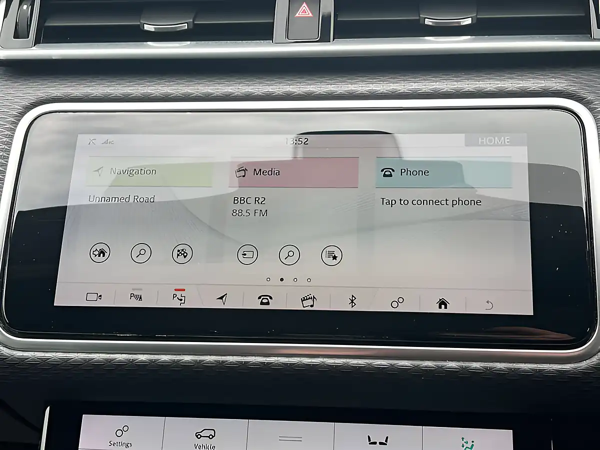 Used 2020 Land Rover Range Rover Velar R-Dynamic Se Yulong White - Interior and Exterior details 14