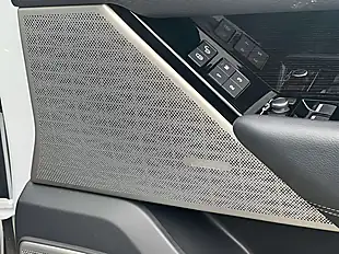 Used 2020 Land Rover Range Rover Velar R-Dynamic Se Yulong White - Interior and Exterior details 8