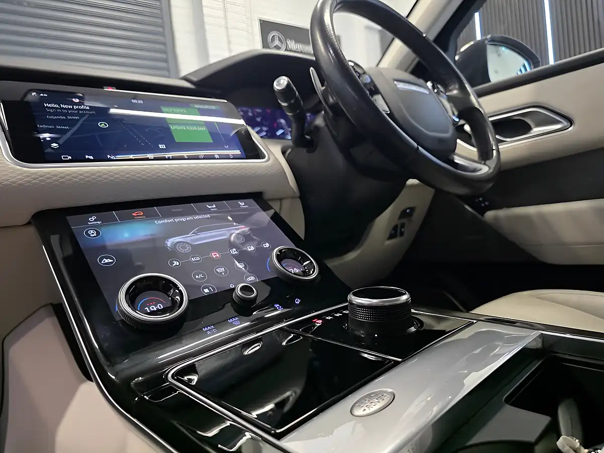 Used 2020 Land Rover Range Rover Velar Se White - Interior and Exterior details 9