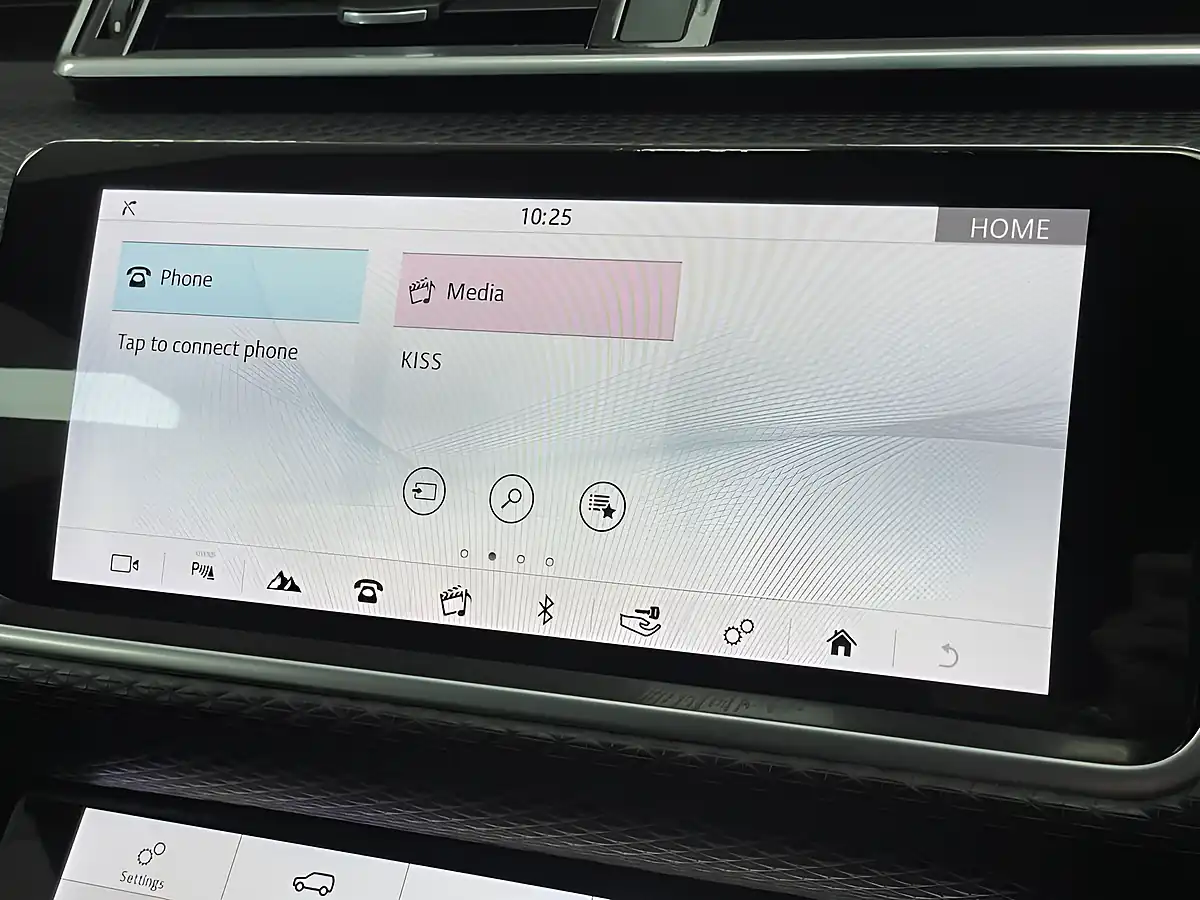 Used 2020 Land Rover Range Rover Velar White - Interior and Exterior details 17
