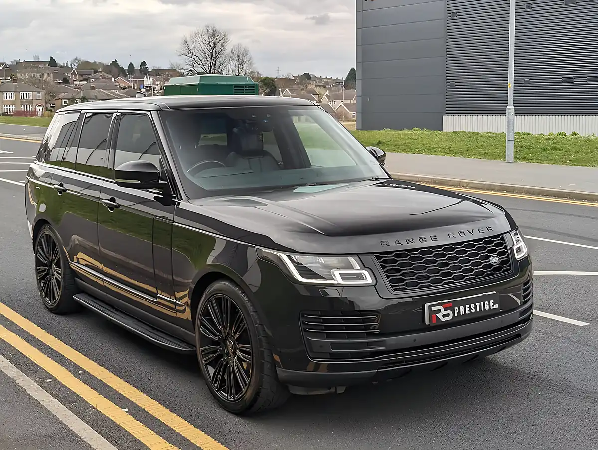 Used 2020 Land Rover Range Rover Vogue Black - Interior and Exterior details 11