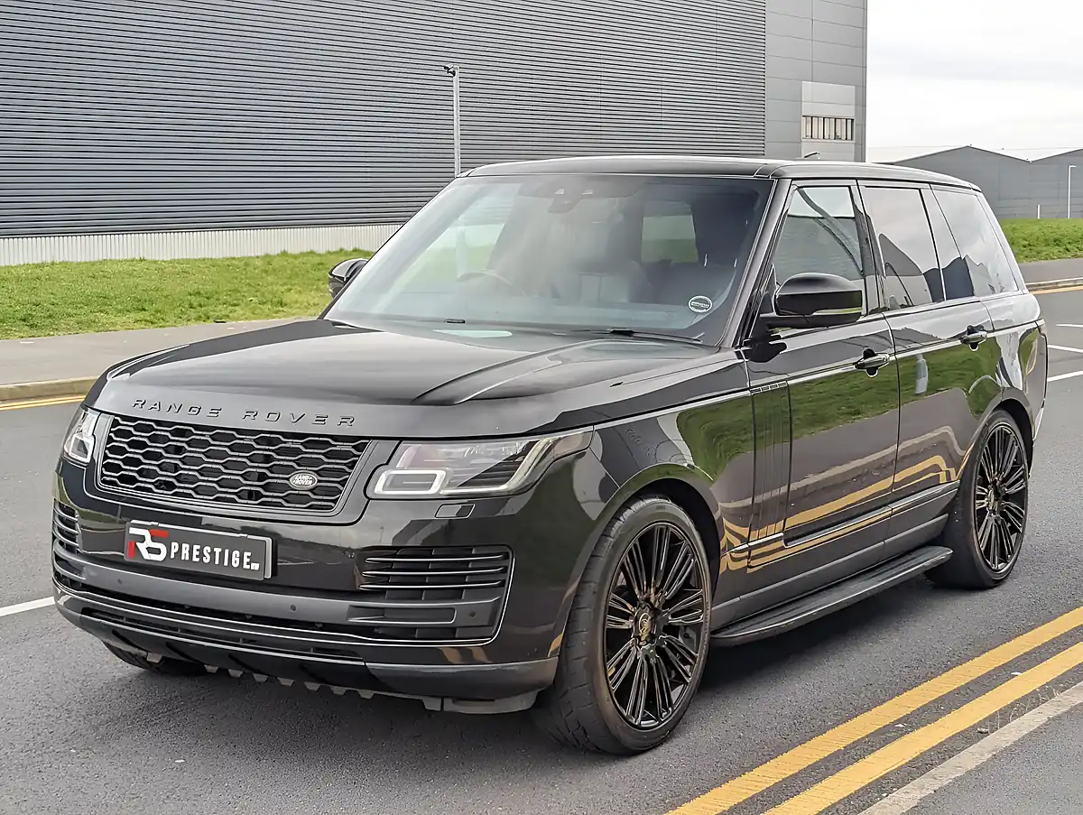 Used 2020 Land Rover Range Rover Vogue Black - Interior and Exterior details 12