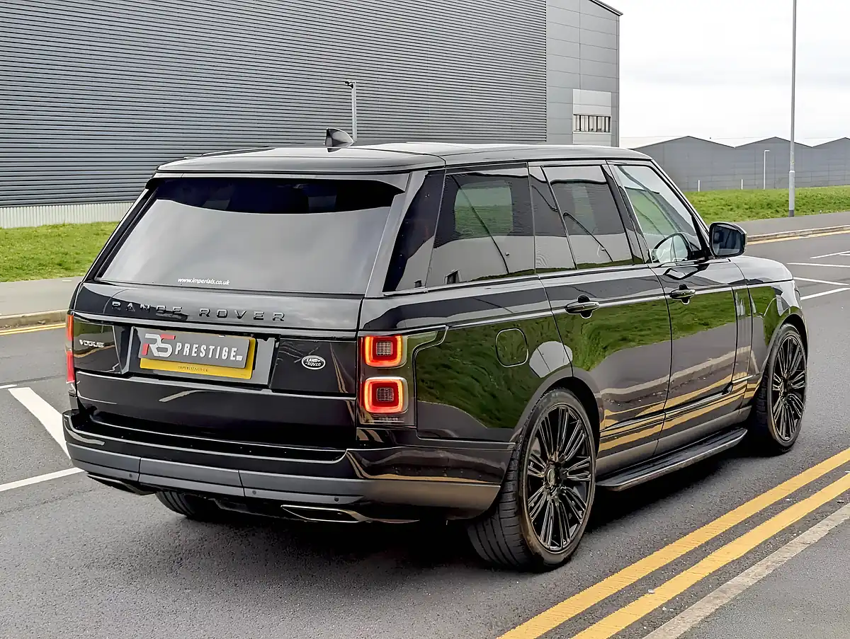 Used 2020 Land Rover Range Rover Vogue Black - Interior and Exterior details 3
