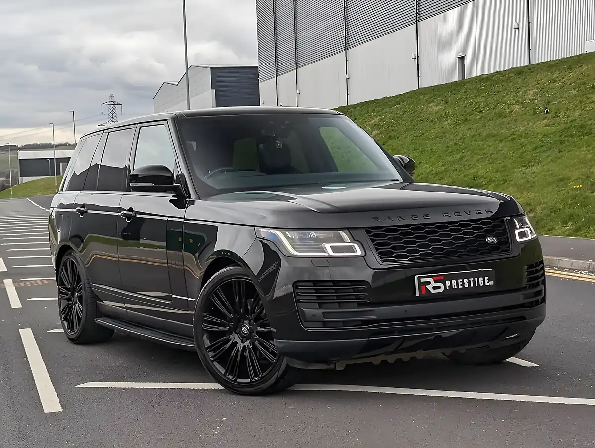 Used 2020 Land Rover Range Rover Vogue Black - Interior and Exterior details 4