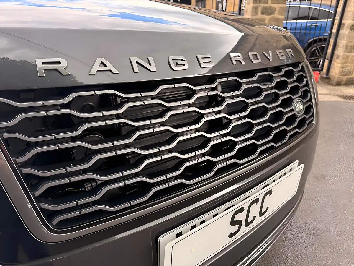 Used 2020 Land Rover Range Rover Vogue Carpathian Grey - Interior and Exterior details 11