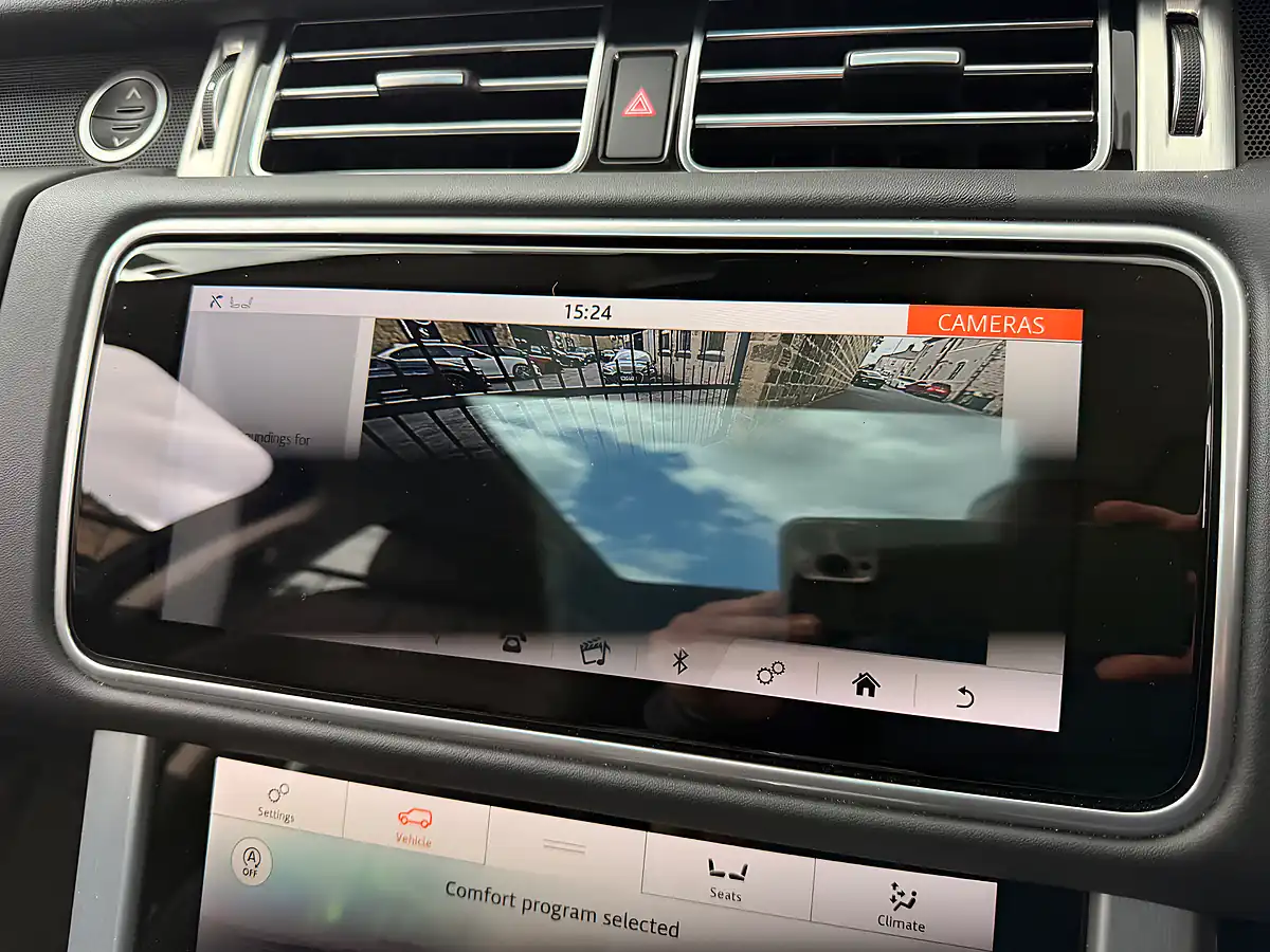 Used 2020 Land Rover Range Rover Vogue Carpathian Grey - Interior and Exterior details 18