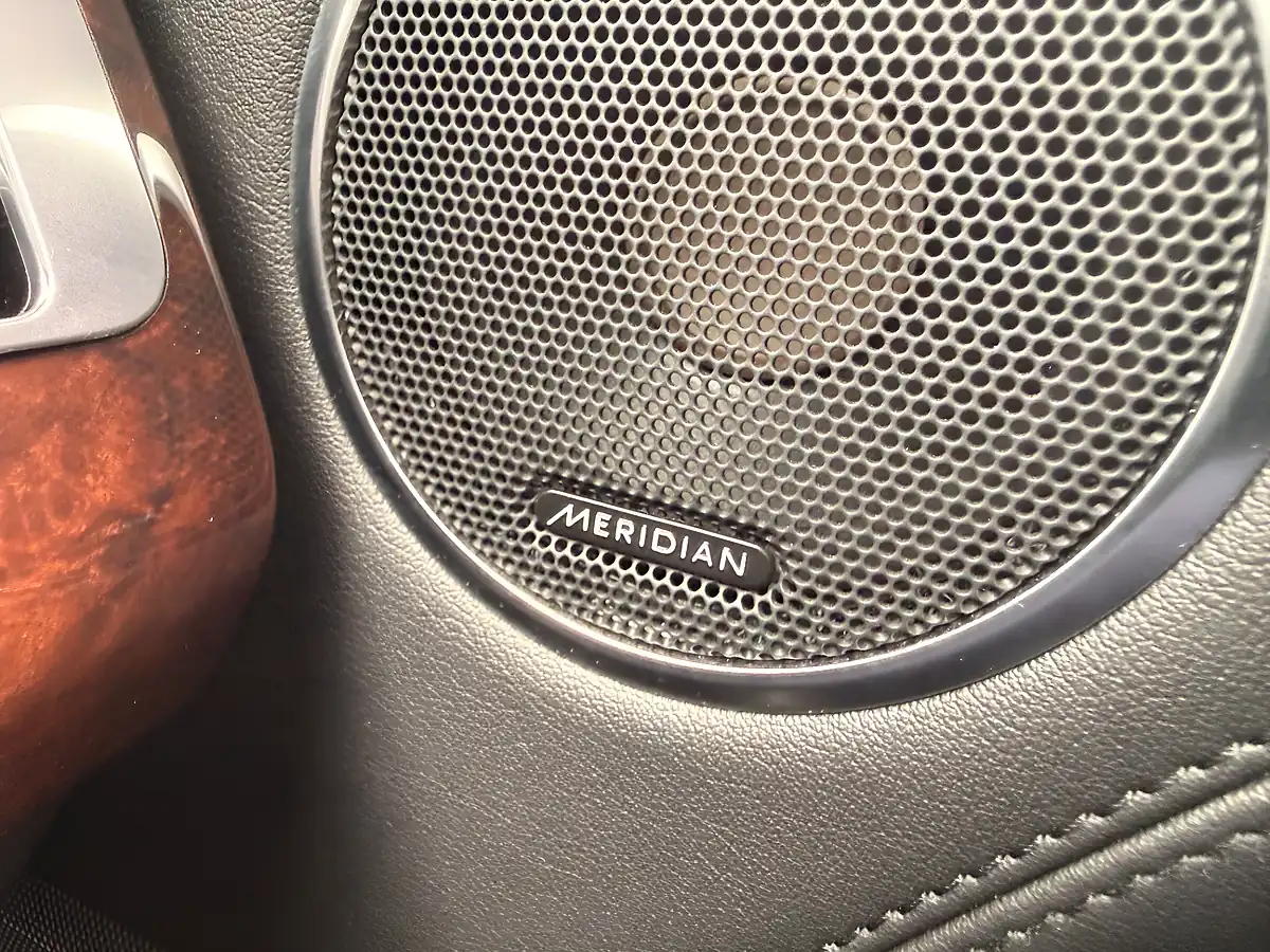 Used 2020 Land Rover Range Rover Vogue Carpathian Grey - Interior and Exterior details 20