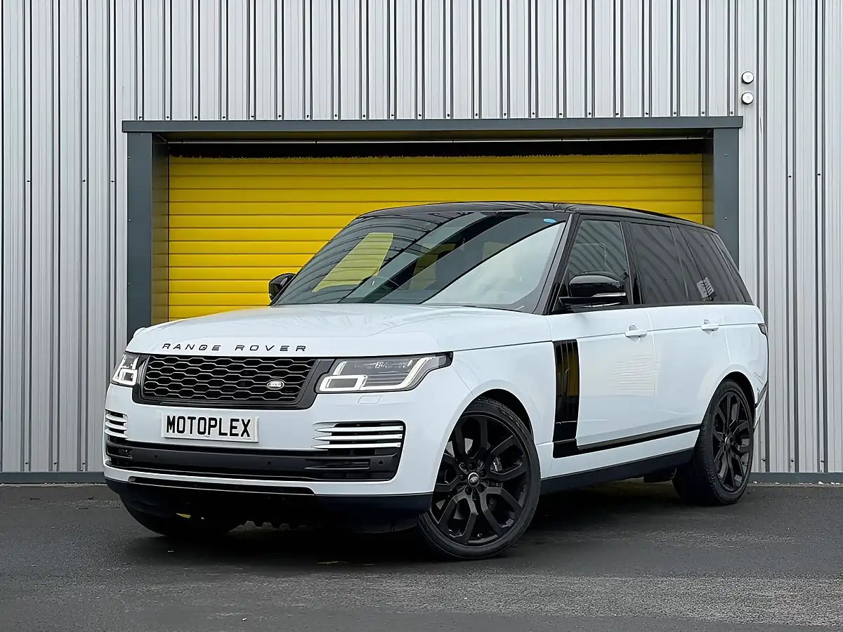 Used 2020 Land Rover Range Rover Vogue White - Front View