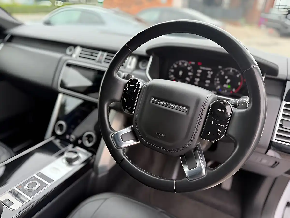 Used 2020 Land Rover Range Rover Vogue White - Interior and Exterior details 10