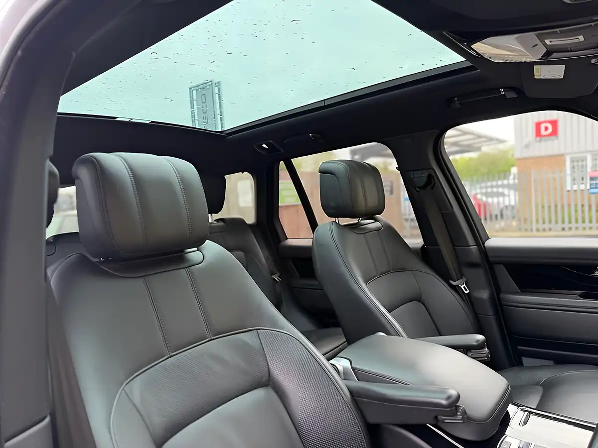 Used 2020 Land Rover Range Rover Vogue White - Interior and Exterior details 11