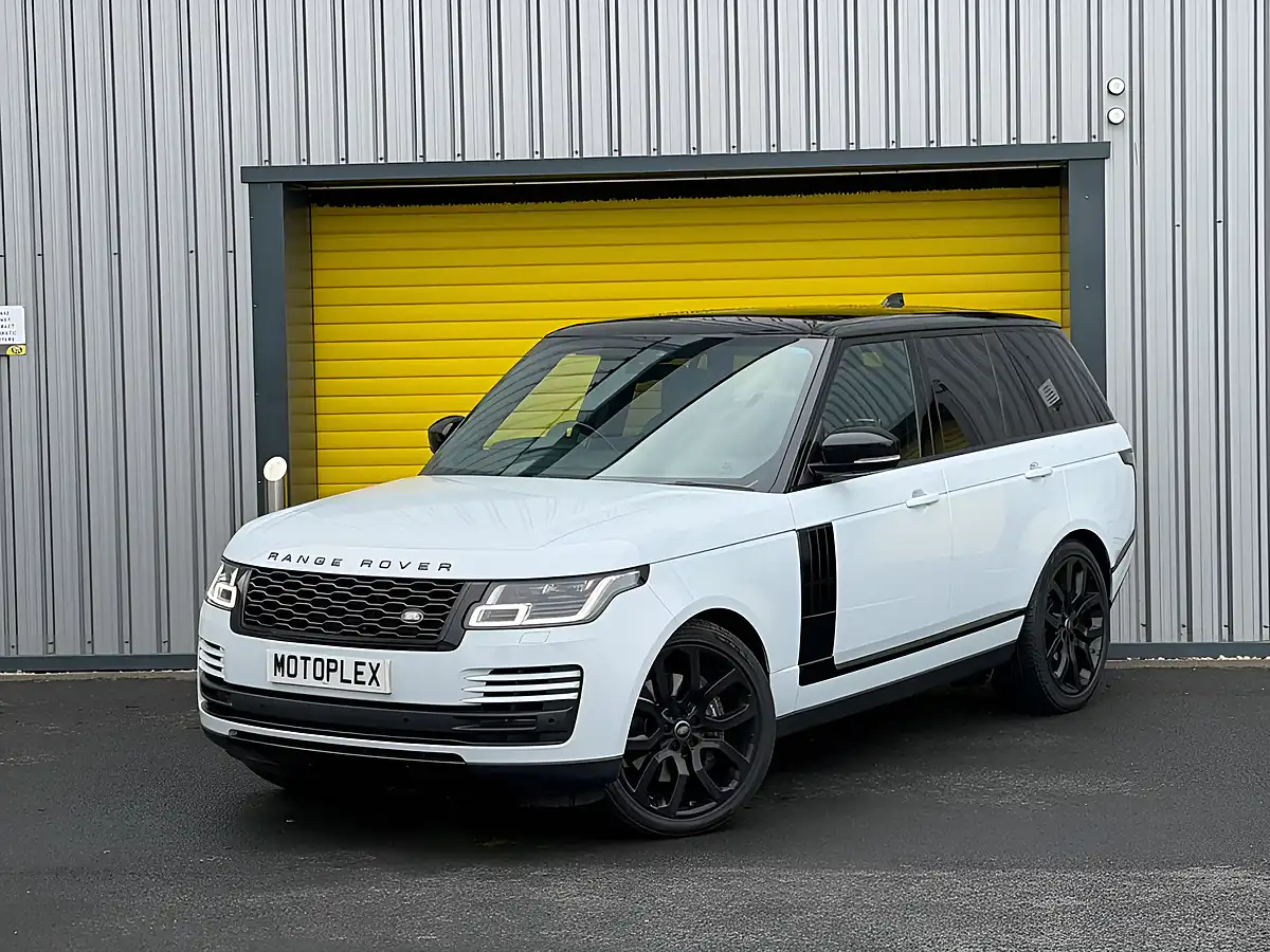 Used 2020 Land Rover Range Rover Vogue White - Interior and Exterior details 13