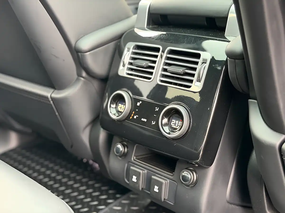 Used 2020 Land Rover Range Rover Vogue White - Interior and Exterior details 15