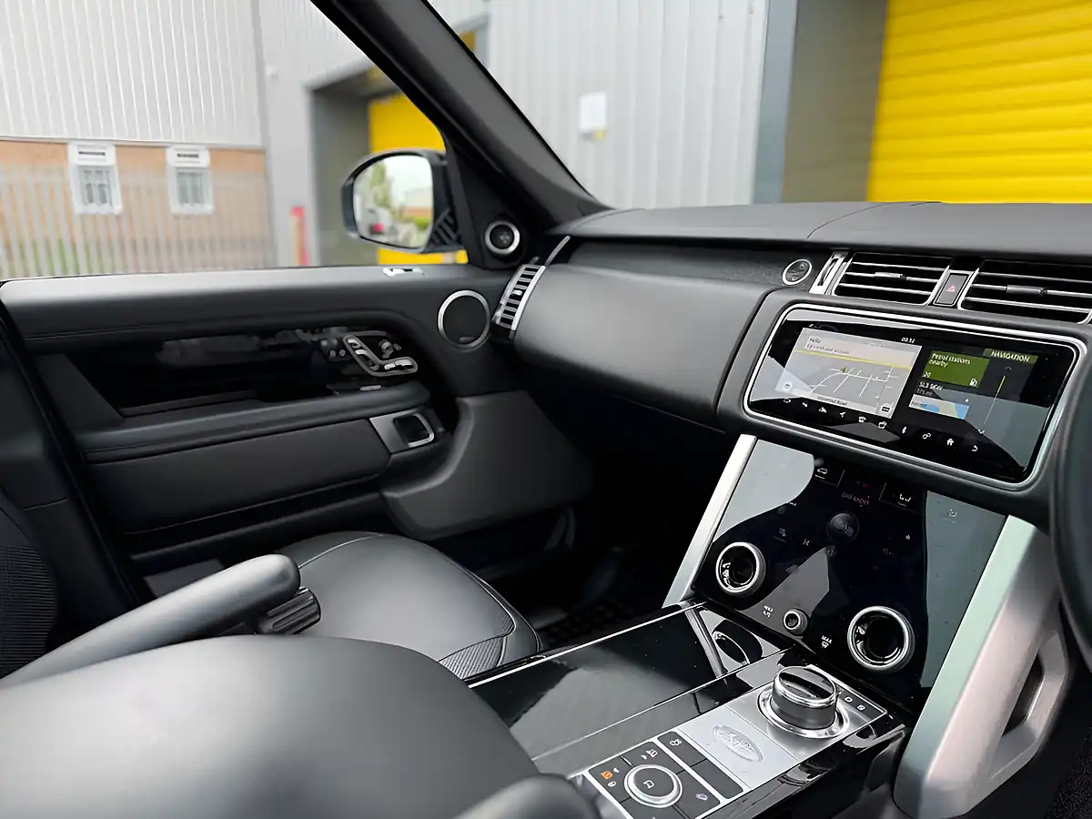 Used 2020 Land Rover Range Rover Vogue White - Interior and Exterior details 19