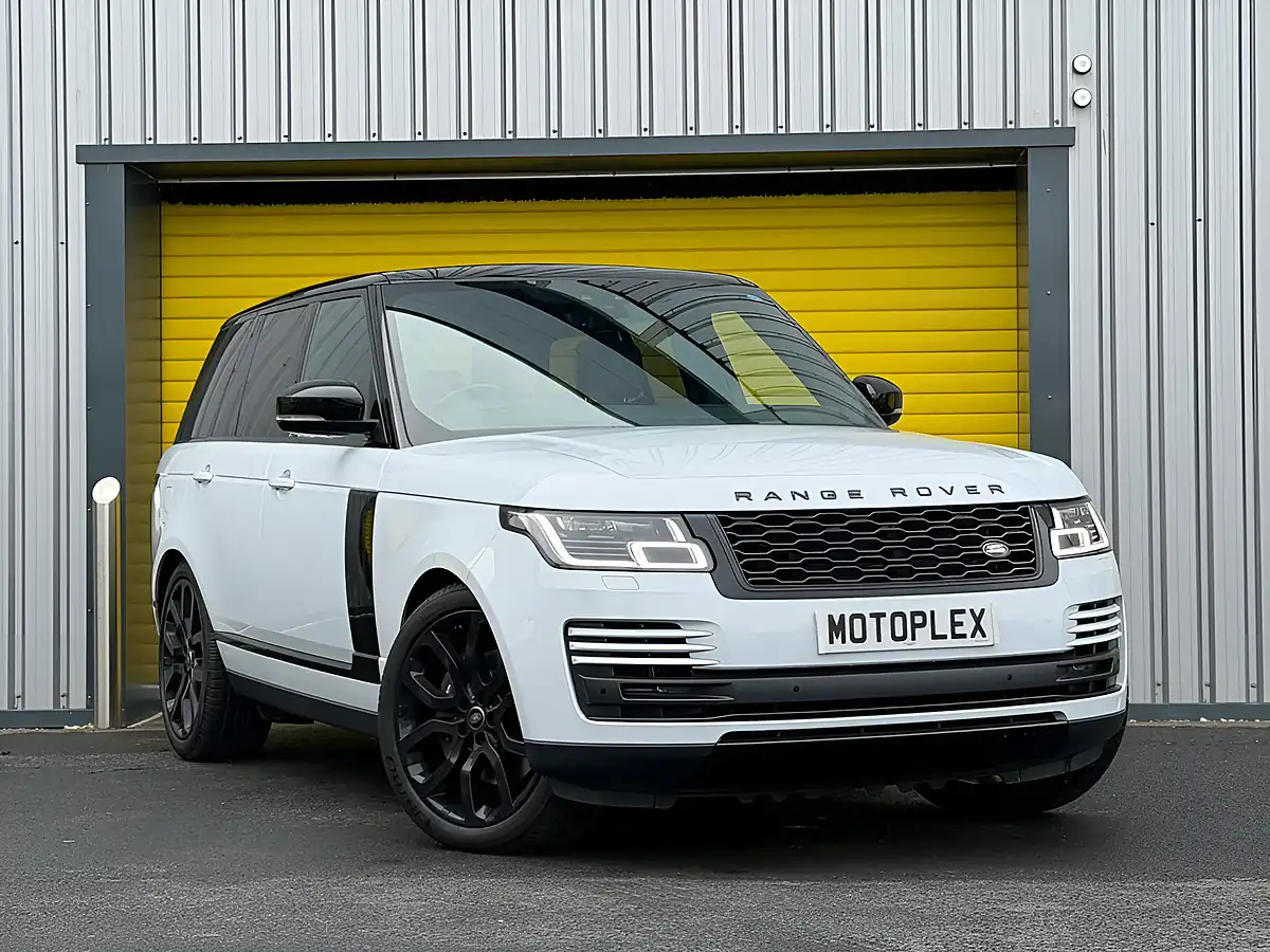Used 2020 Land Rover Range Rover Vogue White - Interior and Exterior details 3