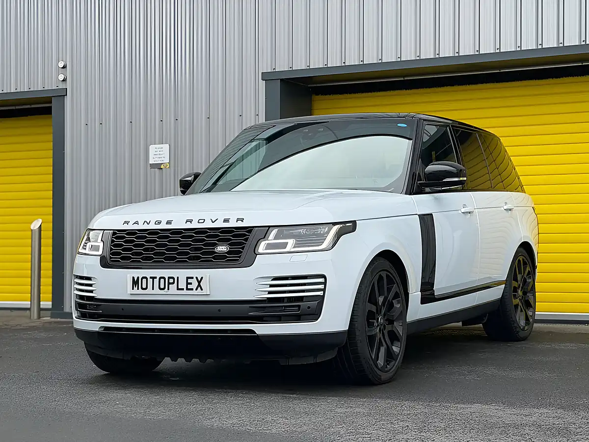 Used 2020 Land Rover Range Rover Vogue White - Interior and Exterior details 5