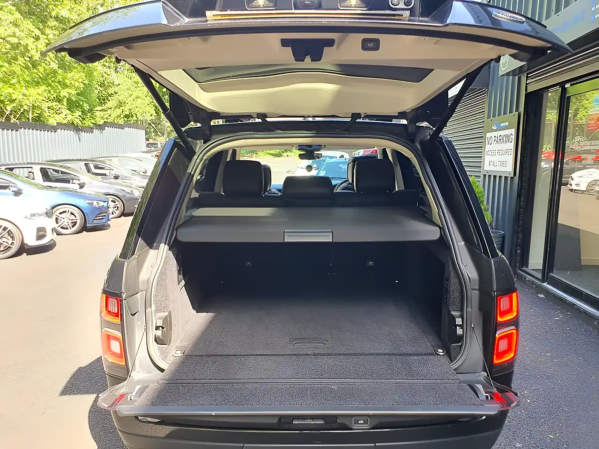 Used 2020 Land Rover Range Rover Westminster Black Grey - Interior and Exterior details 12