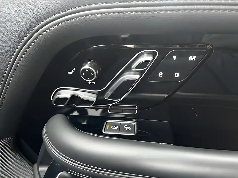 Used 2020 Land Rover Range Rover Westminster Black - Interior and Exterior details 16
