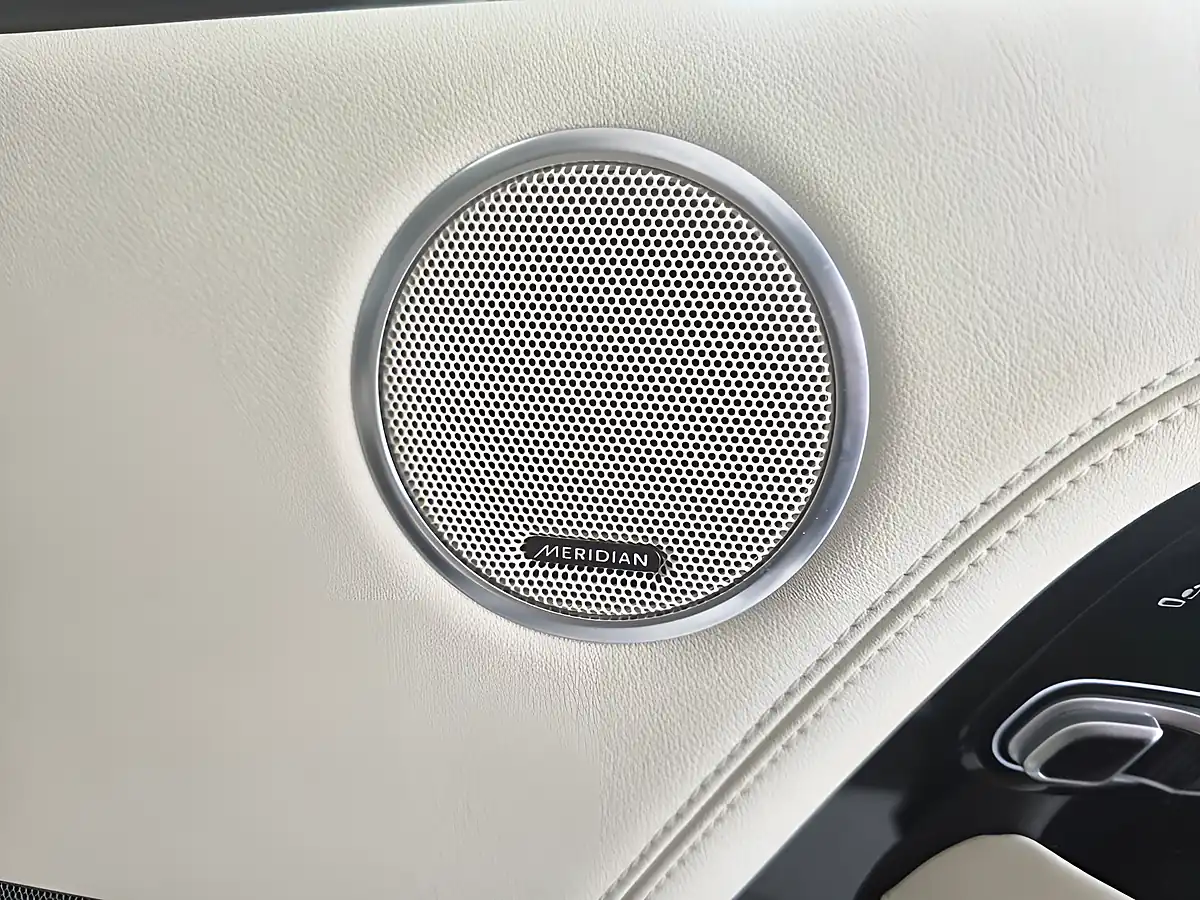 Used 2020 Land Rover Range Rover Westminster Blue - Interior and Exterior details 14